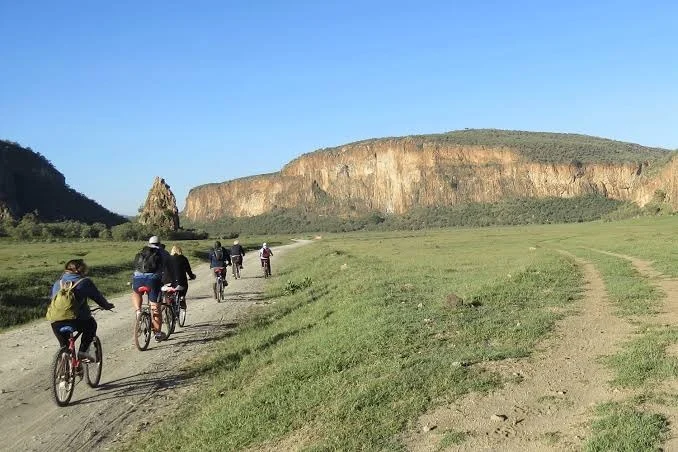 Hell's Gate & Lake Naivasha: Cycling and Boat Day Tour